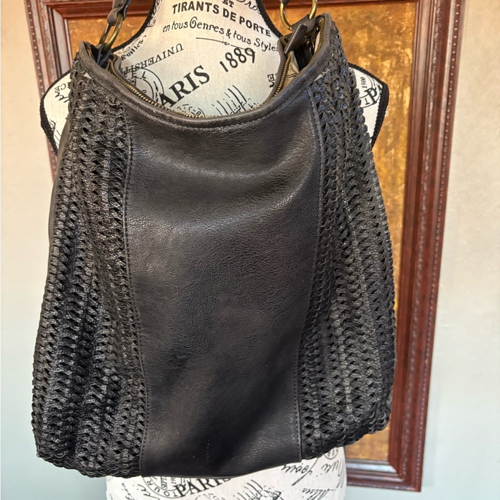 Elegant Black Leather Women's Bag